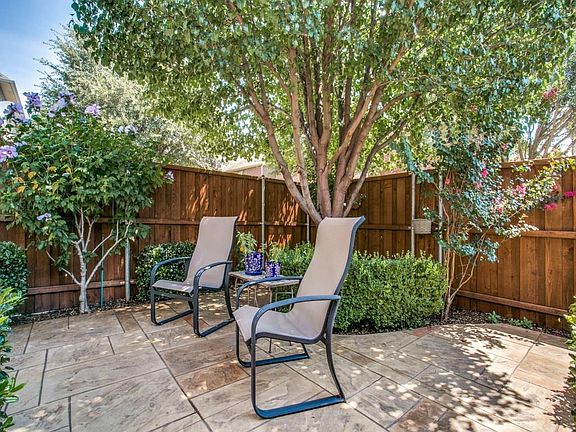 3rd image of 7020 Dry Creek Dr