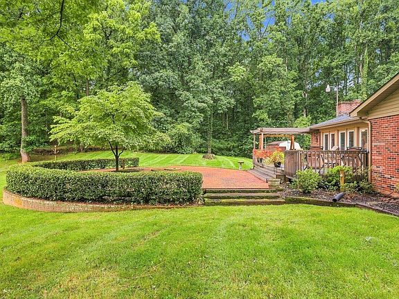 5th image of 723 Whippoorwill Dr