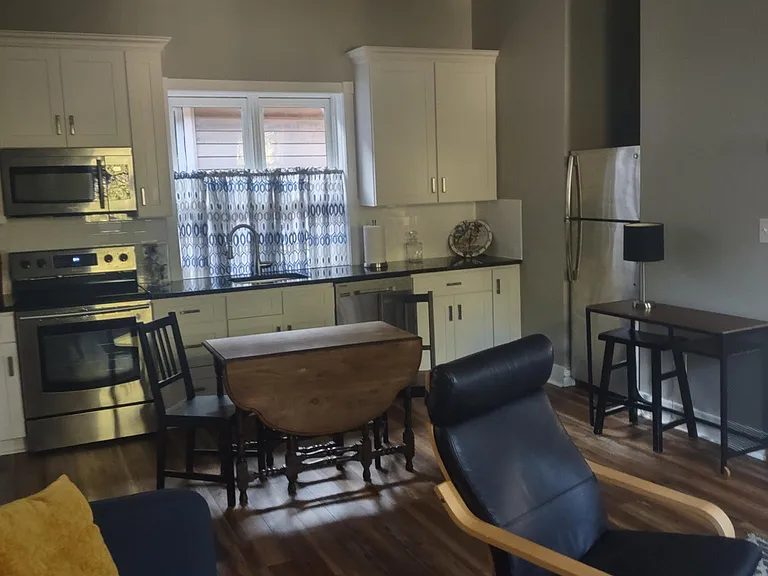 3144 Woodbine Ave #B — Photo 6