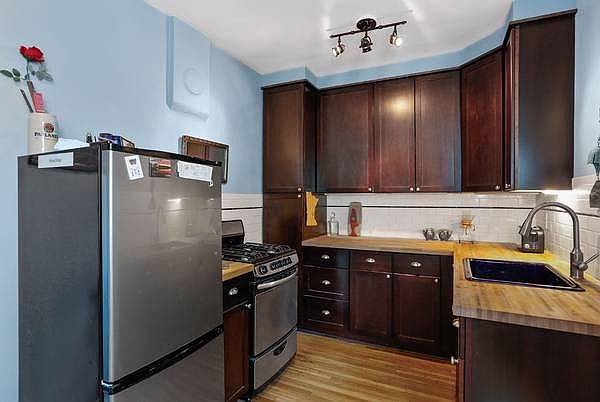1st image of 4136 Queen Ave S APT 105
