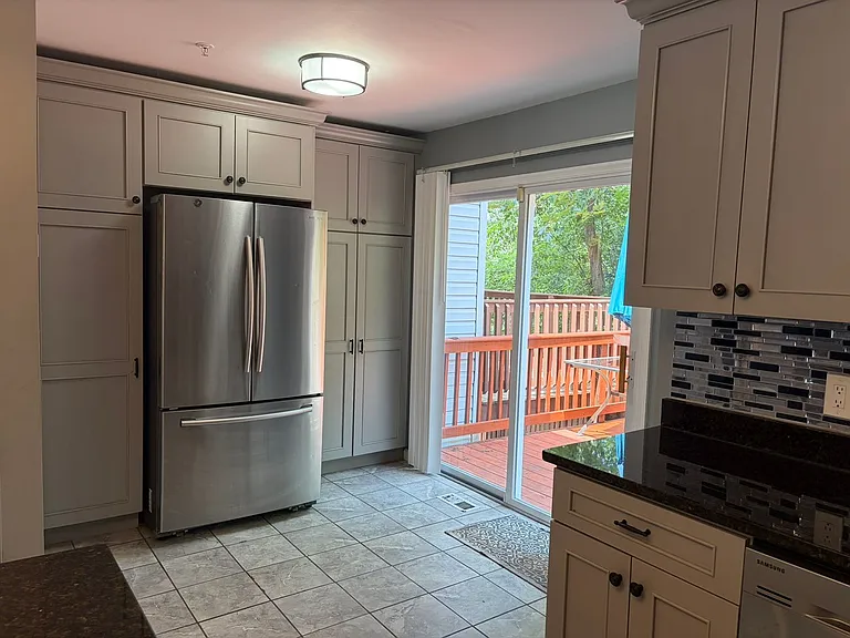 2251 Commissary Cir — Photo 8