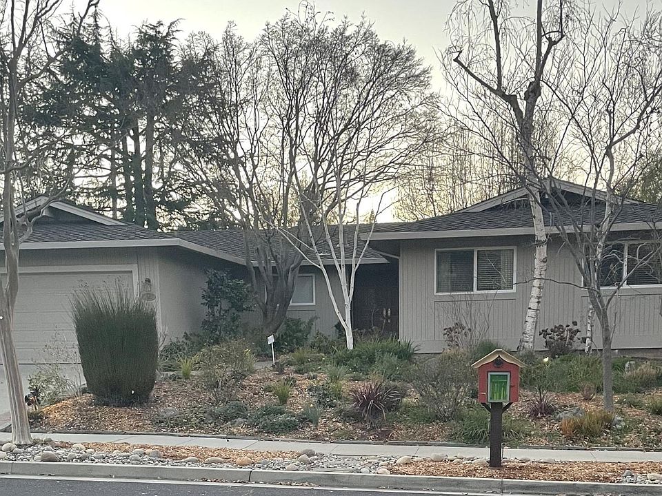 1st image of 125 Lansberry Ct
