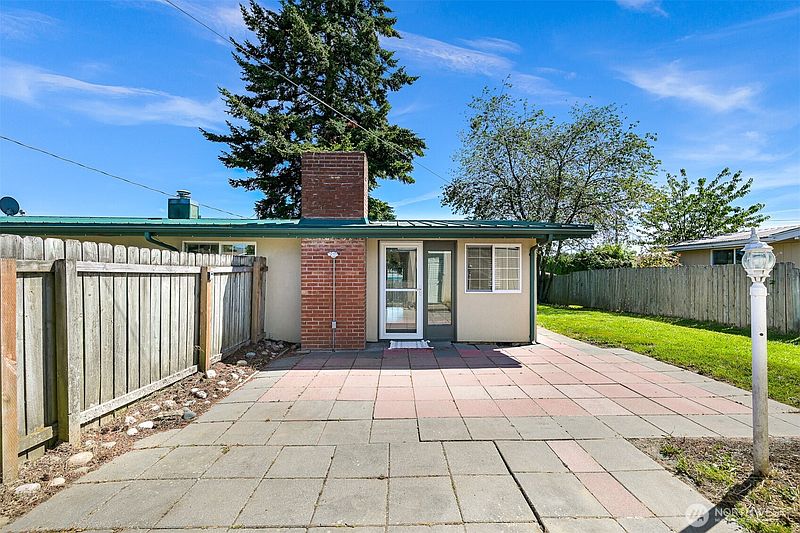 2nd image of 2267 Hawthorne Street