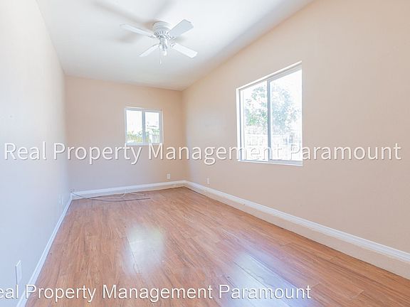 2nd image of 1134 1/2 E 103rd Pl