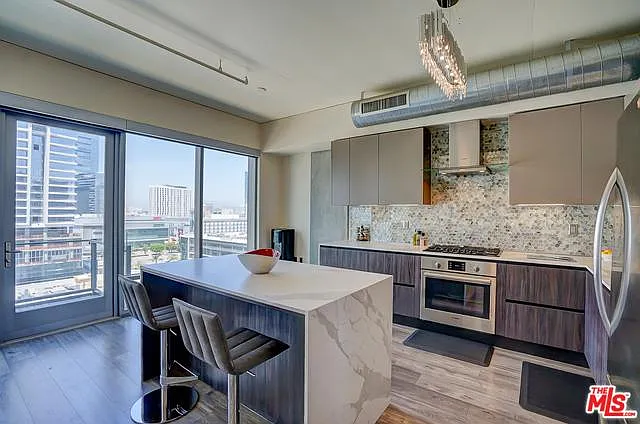 1100 S Hope St #1206 — Photo 3