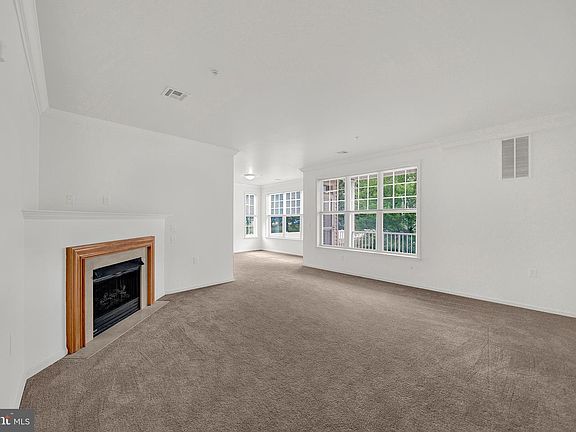 5th image of 627 Masterson Ct