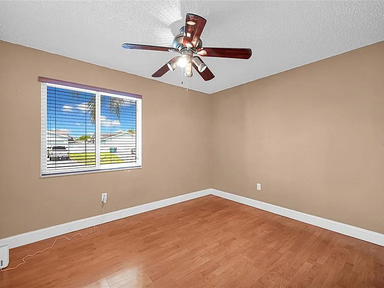 26543 SW 122nd Pl — Photo 4