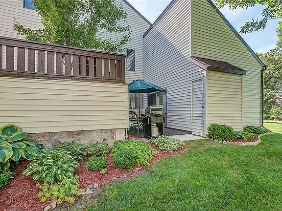 4th image of 402 Woburn Dr