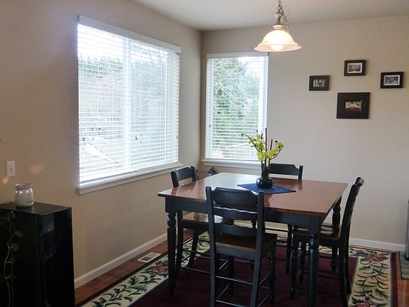 4th image of 2324 Pleasanton Ct SE