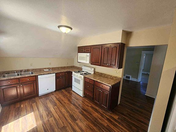 4th image of 143 Brockway Ave