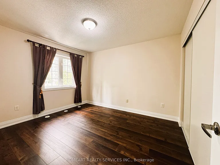32 Glendora Ave — Photo 33