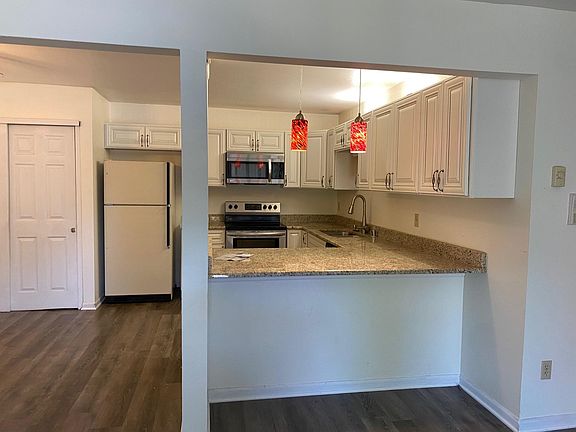 3rd image of 1636 S 115th Ct APT 4