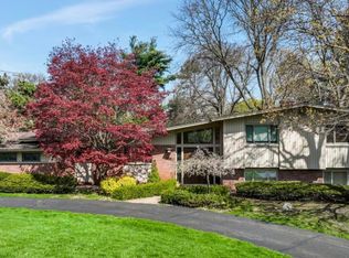 3773 Shellmarr Ln, Bloomfield Hills, MI 48302