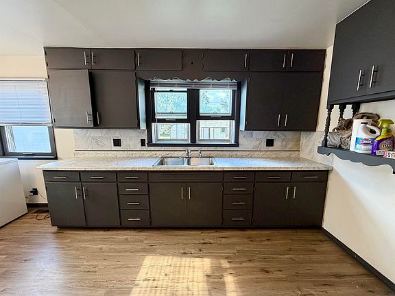 5th image of 309 1st St SE
