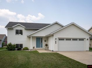 136 Lynx Ln, Mankato, MN 56001