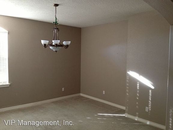 4th image of 19246 Estancia Way