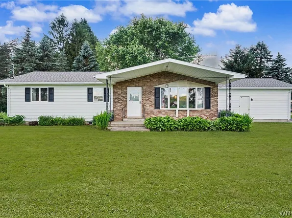 3 Sherman Dr, Arcade, NY 14009