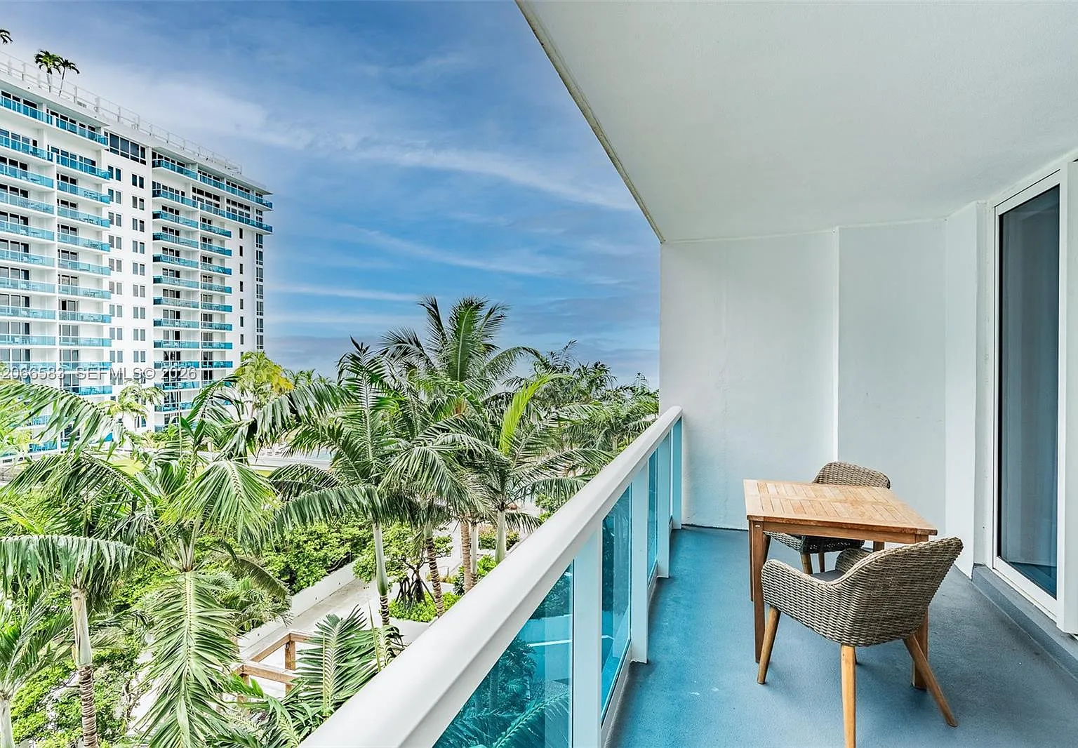 1 bed, 880 sqft, $10,000 — Photo 1