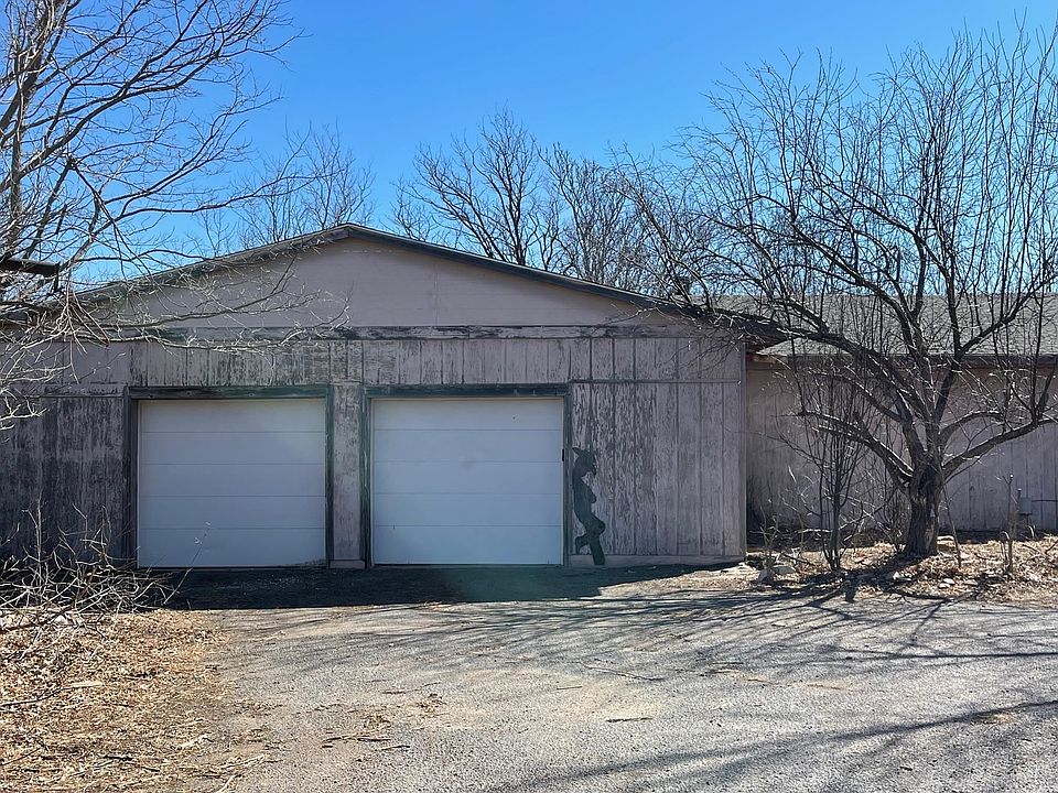 2nd image of 3204 Avenue A
