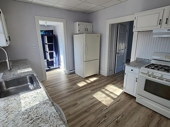 3rd image of 26 Clinton St