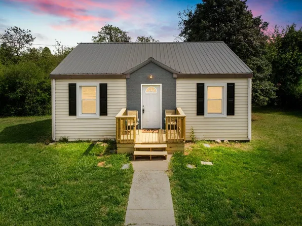 48 Upland Dr, Salem, VA 24153