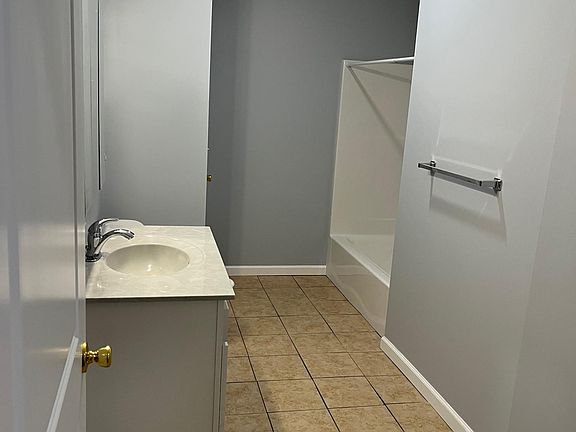 5th image of 9 Washington Sq Suite 5
