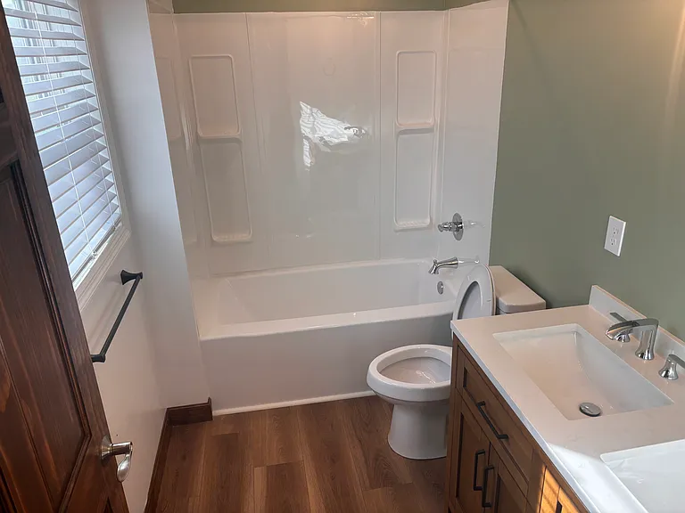 3903 Fairlawn Ct — Photo 4