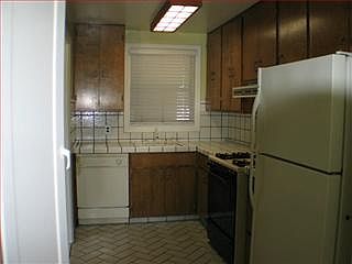 3rd image of 13 Los Flores Ave