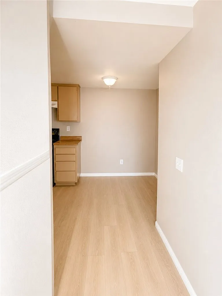 2 bed, 3338 sqft, $1,400 — Photo 4