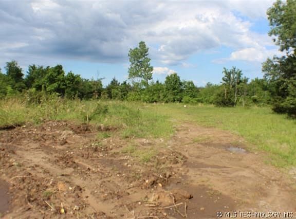 4th image of 123rd East Ave