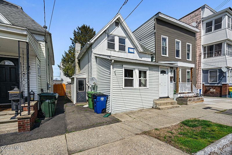 2nd image of 115 Breslin Avenue