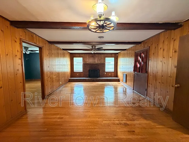 1517 Baxter Ave — Photo 8