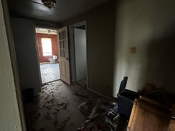 5th image of 368 Commerce St