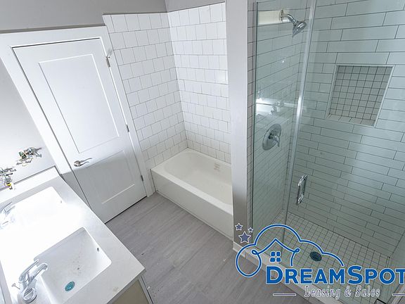 3rd image of 4710 S King Dr #3
