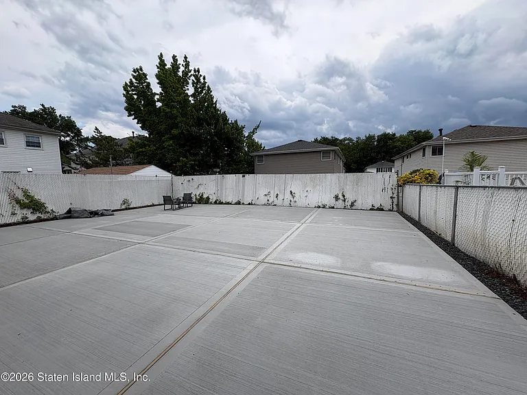 10 Montvale Pl — Photo 9