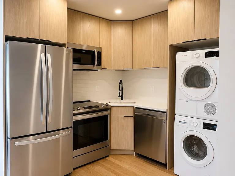 407 Graham Ave #2R — Photo 1