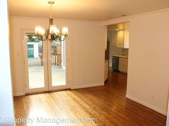 3rd image of 720 Regal Ct
