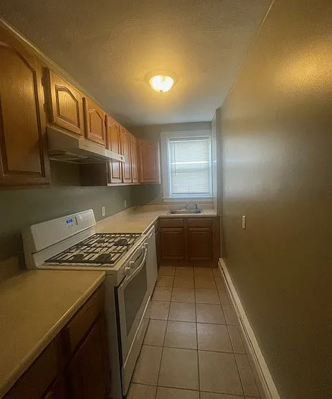 11 Spruce St — Photo 3