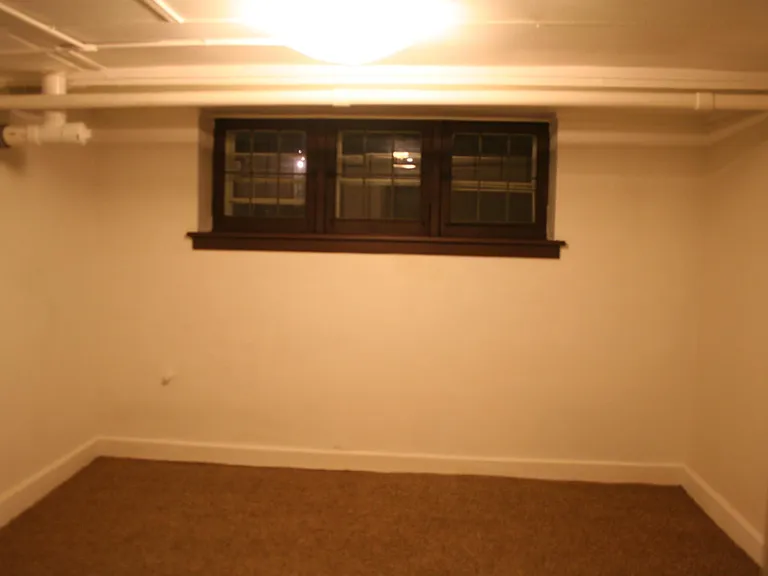 229 S Plymouth Ave — Photo 5