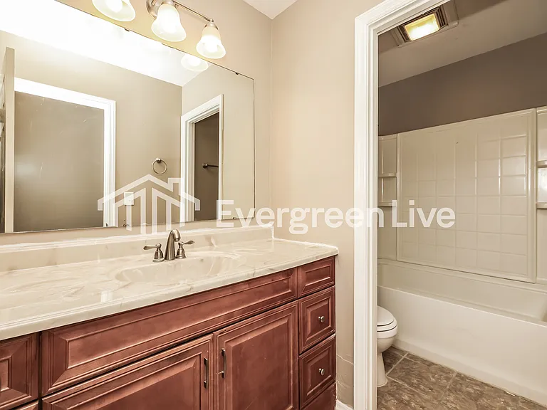 4315 Crownwood Ave — Photo 10