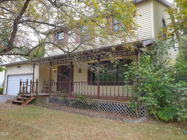 138 Hathorn Boulevard, Saratoga Springs, NY 12866