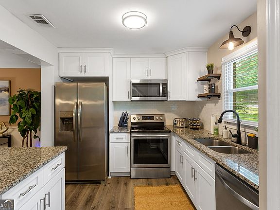 5th image of 169 Willow Stream Ct #169