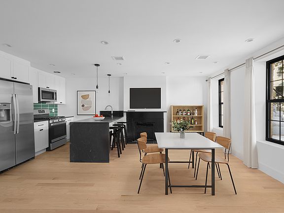 3rd image of 1242 Putnam Ave #1