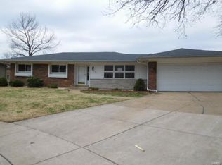 2563 Pontchartrain Dr, Florissant, MO 63033