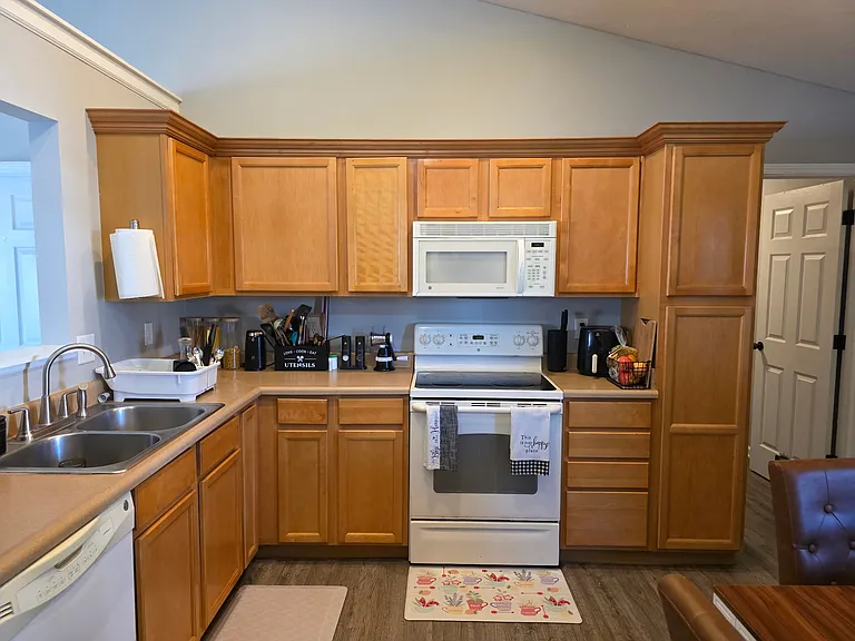 1416 Round Lake Rd — Photo 7