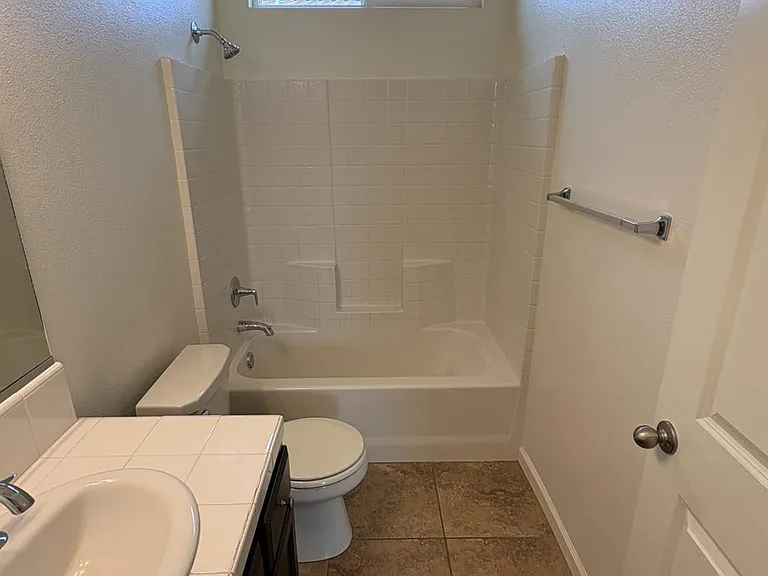 5990 E Kerckhoff Ave — Photo 19