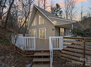 71 Captains Dr, Candler, NC 28715