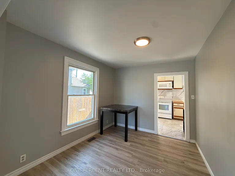 5082 Saint Lawrence Ave — Photo 7
