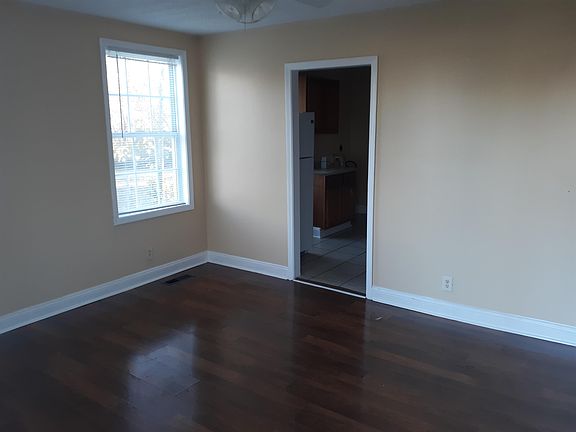 3rd image of 1220 Greenfield Dr
