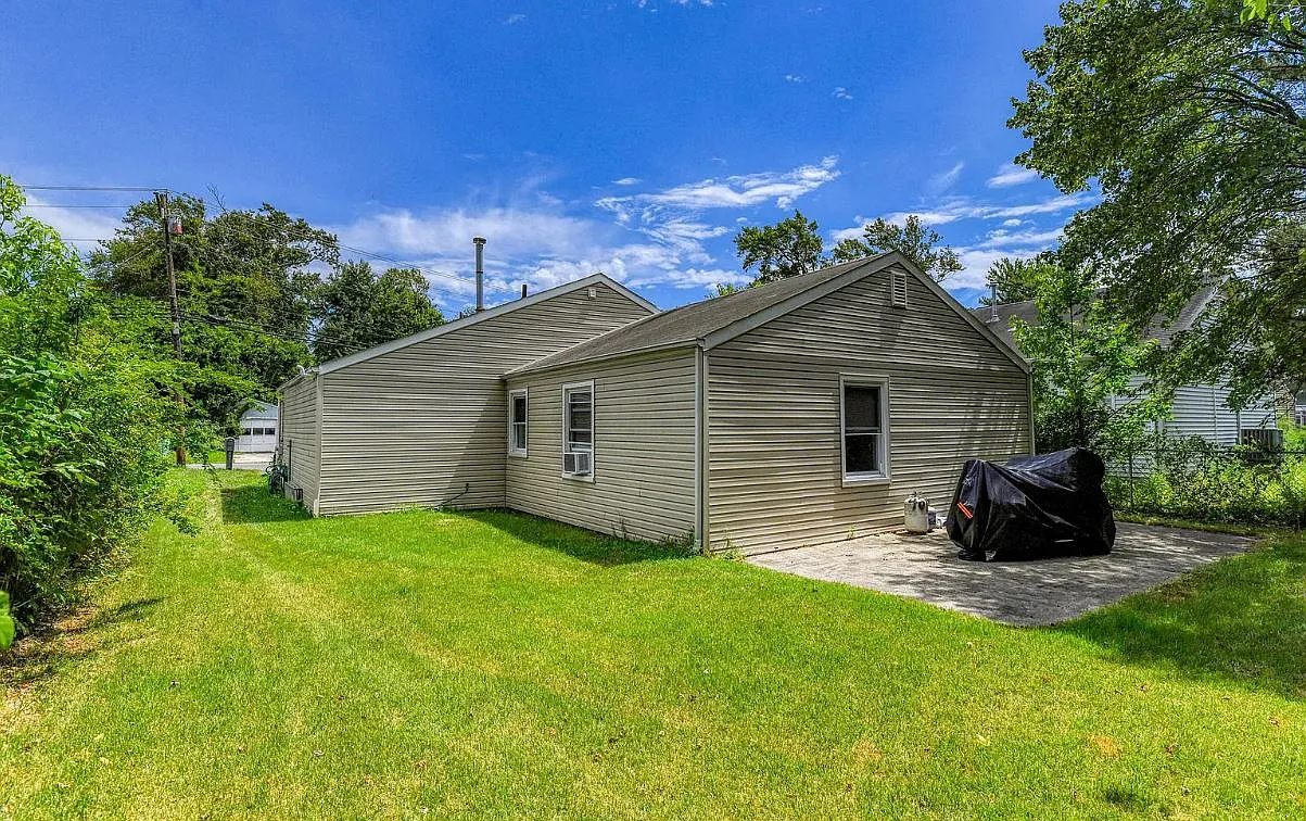 3 bed, 1100 sqft, $2,750 — Photo 4